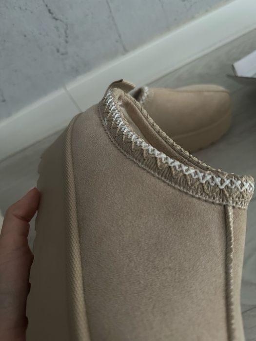 Papuci cu platforma tip Ugg