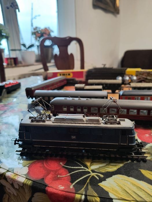 Locomotive Fleischmann, vagoane cu șină. Pentru copilul din tine!