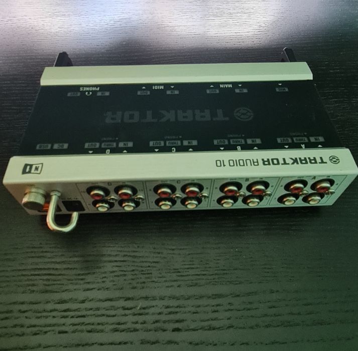 Placă audio Traktor Audio 10