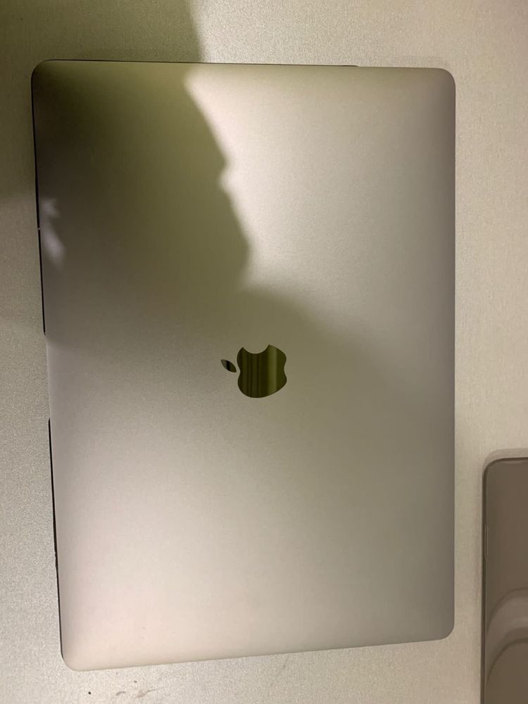 ноутбук Macbook Pro