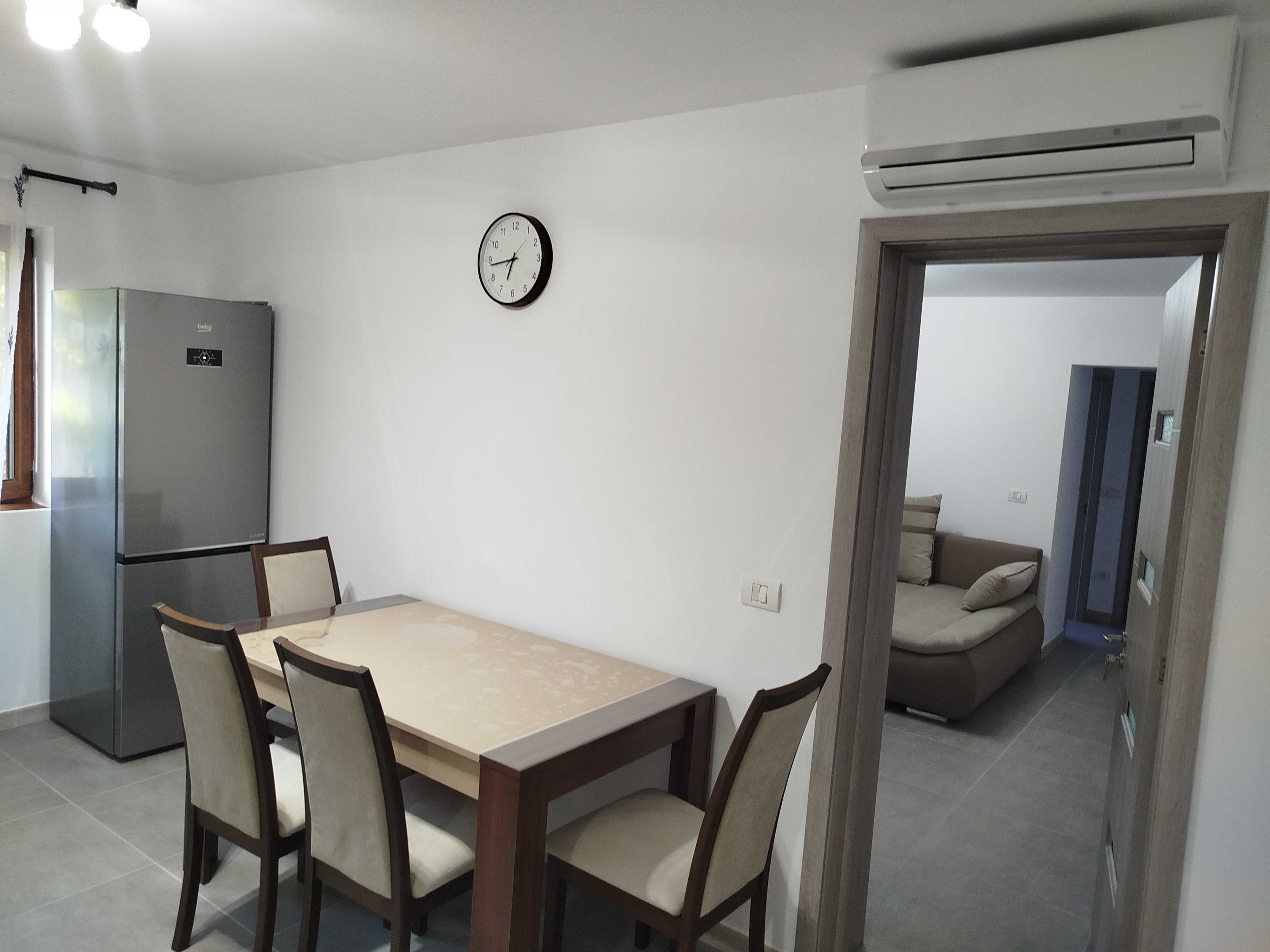 Vând apartament cu 3 camere