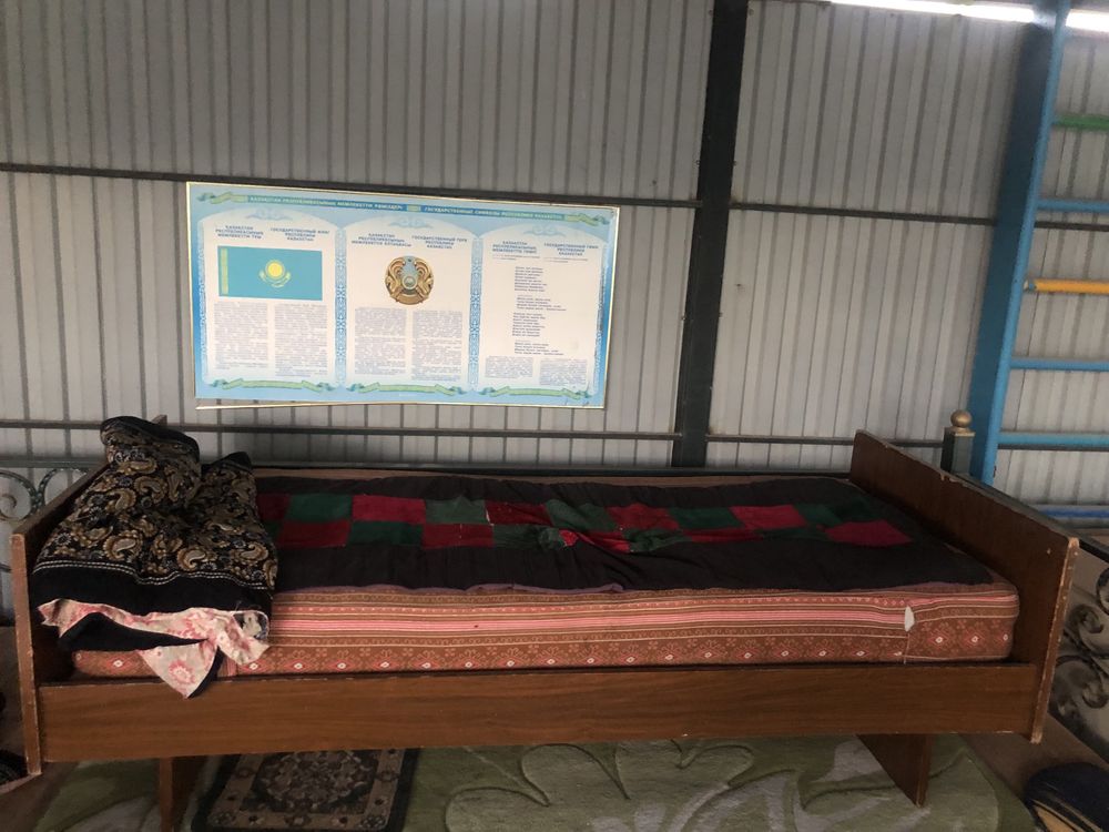 Продам Диван и Кроват 2