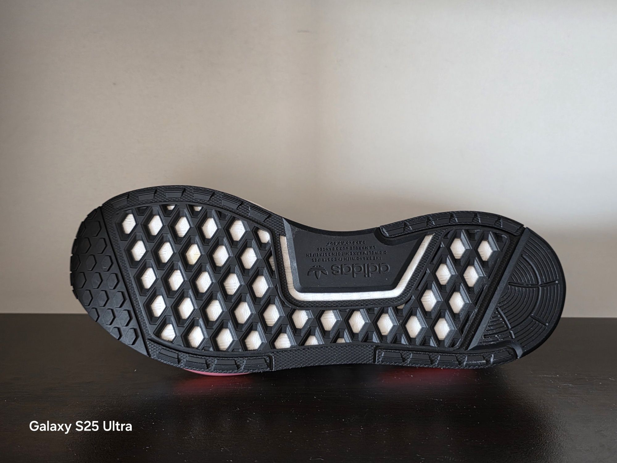 adidas NMD_R1 V3 / 44номер 28см Стелка