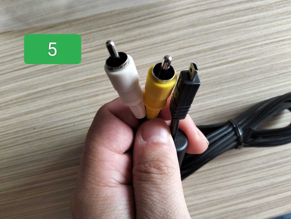 Diferite mufe si cabluri si adaptoare 
 pret 18-20 ron