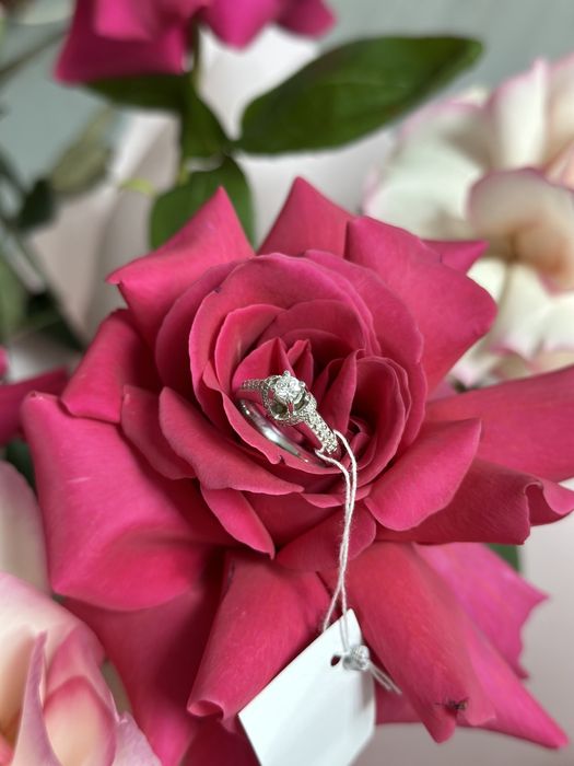 Кольцо белое золото с бриллиантами