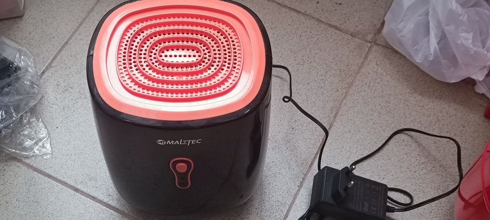 Dezumidificator aer Maltec DH-800, 300ml/zi