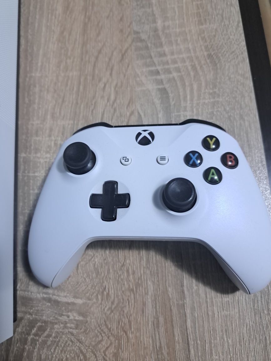 Xbox One S + Игра