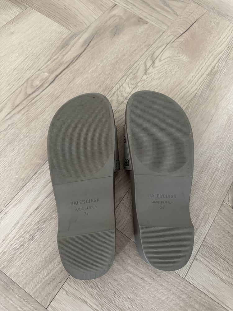 Papuci Balenciaga cu imprimeu