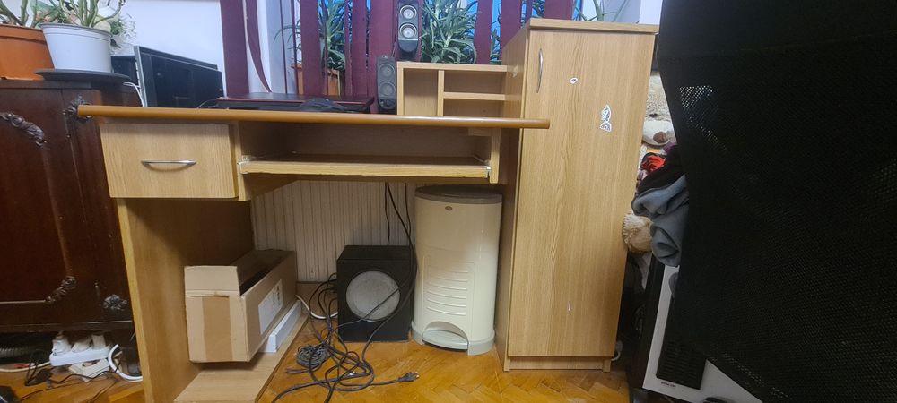 Vând Birou în stare foarte bună