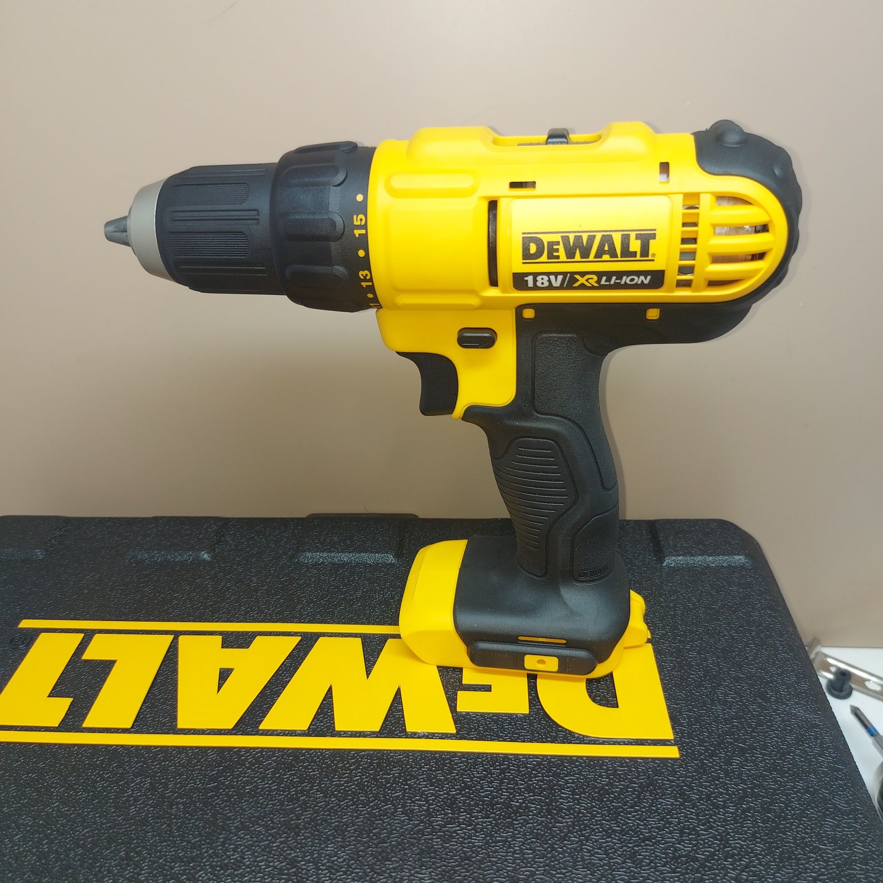 Акумулаторен винтоверт Dewalt DCD771NK