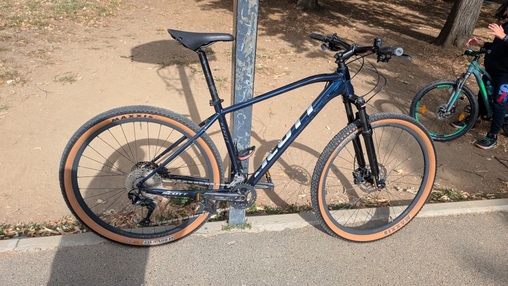 Scott aspect 920 xt  model 2025  ( schimb)