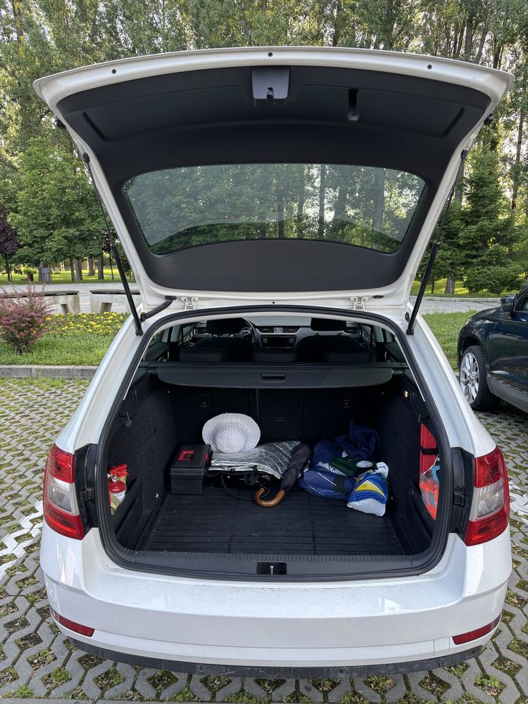 Vand skoda Octavia, break, 2019,motor 1,6 motorina cu ad blue.