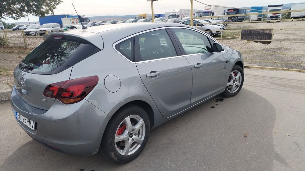 Opel astra J 2011