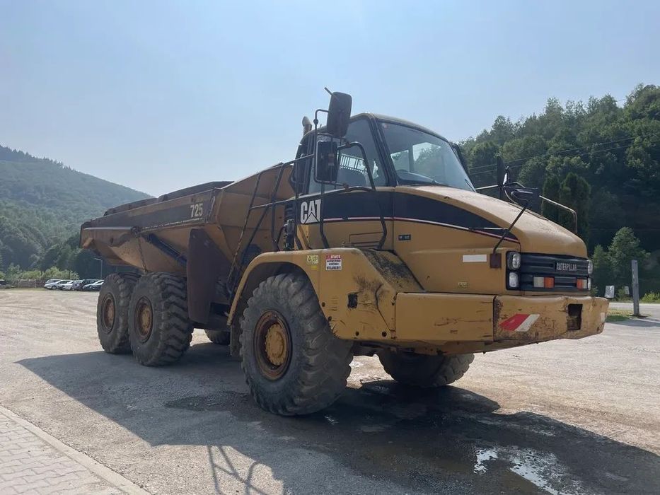 Caterpillar 725