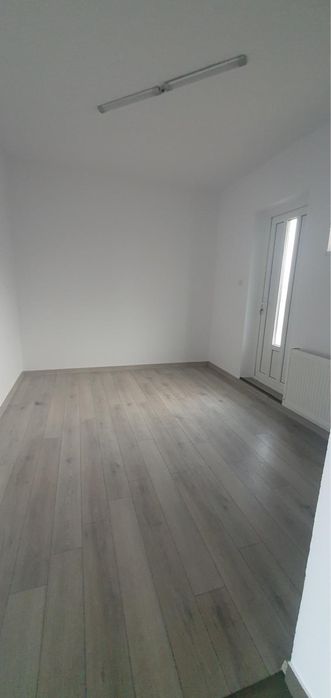 Închiriez spațiu comercial
