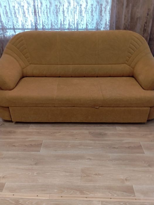 Продам диван в гостинную