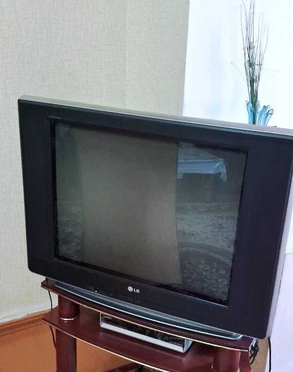 Продам телевизор LG - большой экран!