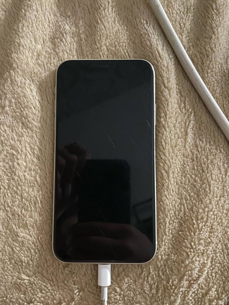 IPhone 11 (акб 87)Срочно