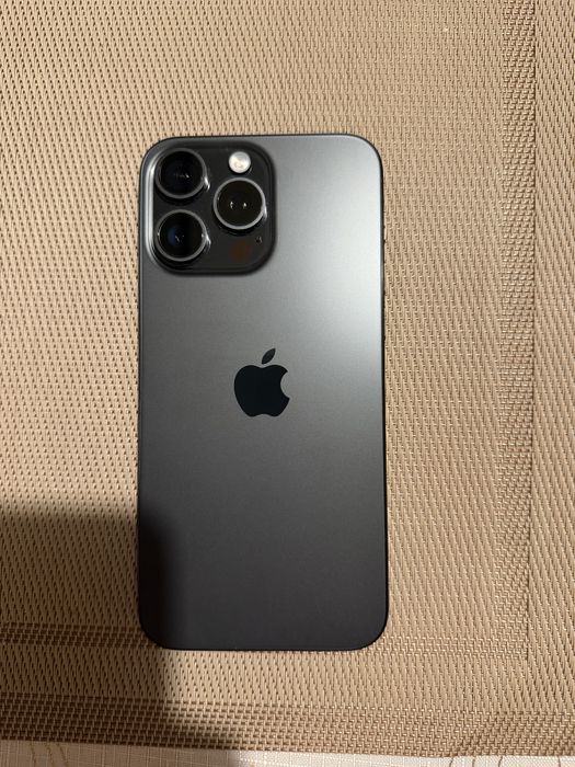 Продавам iPhone 15 Pro Max 256 Black Titanium