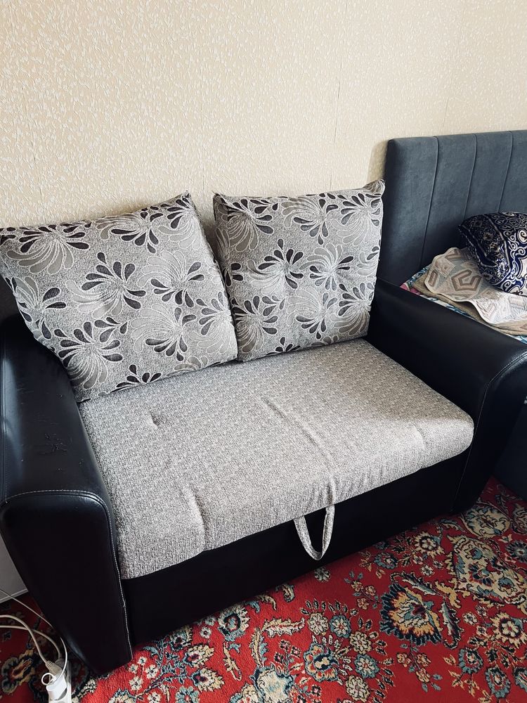 Продам диваны и кресло