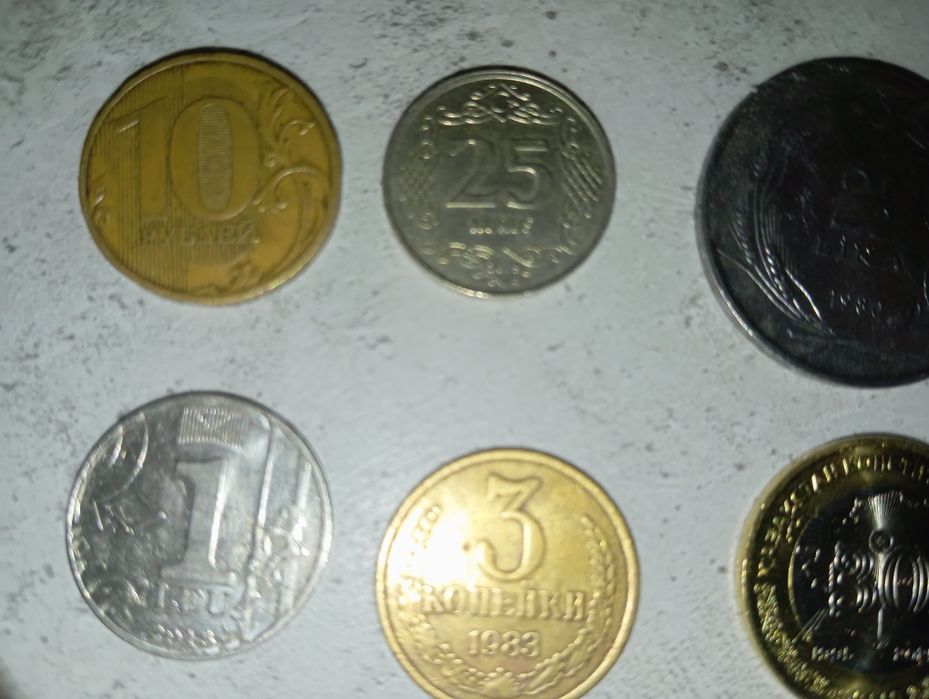 Продам монеты набор