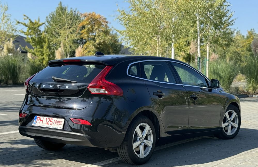 Volvo V40 D2 Momentum / 2013 / 115CP / NAVI - Posibilitate rate