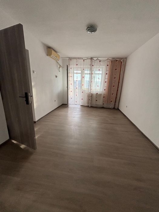 Inchiriez apartament