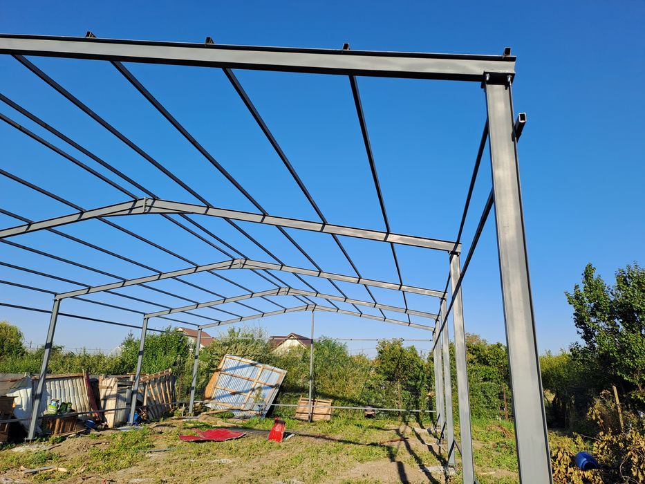 Vand hale metalice avem pe stoc asiguram transport si montaj rog serio