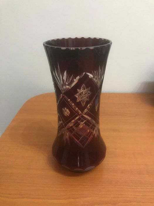 Vesela din cristal si portelan.