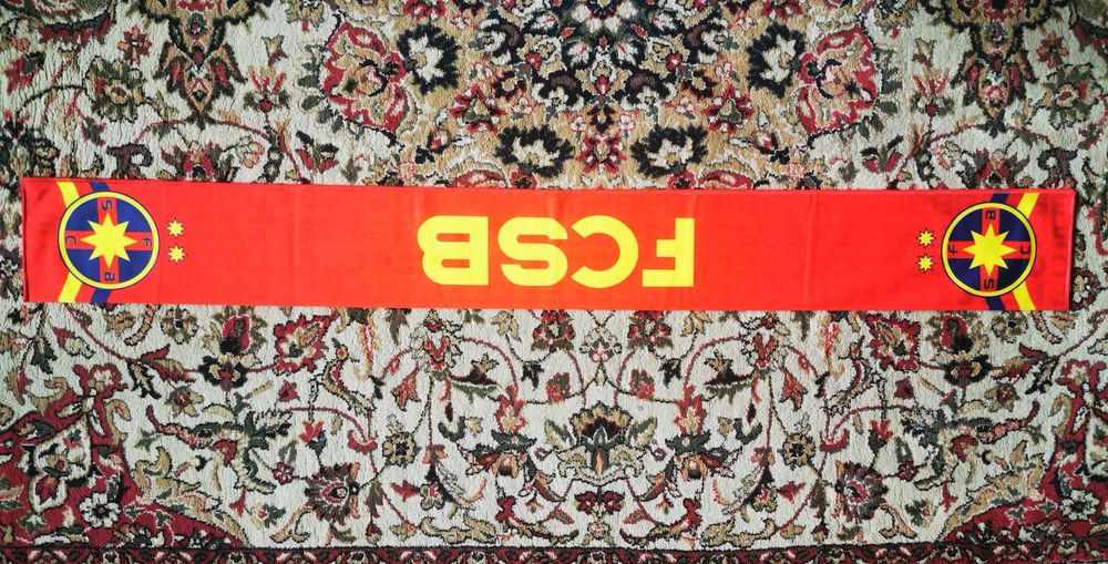 Esarfa  FCSB deosebita rosie