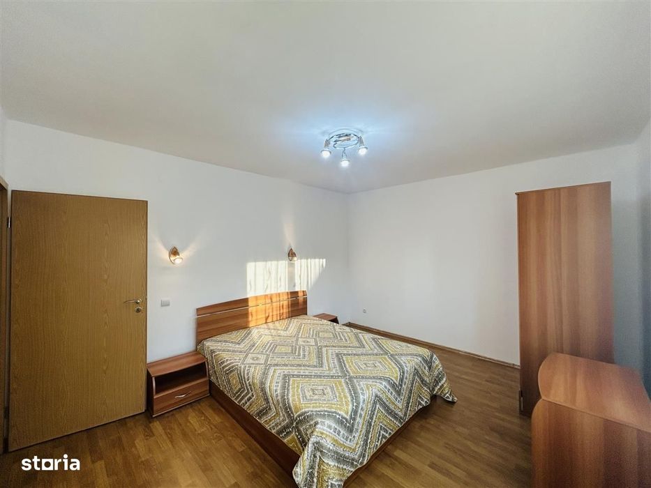 Apartament 4 camere, 2 balcoane și garaj – Zona Tilisca