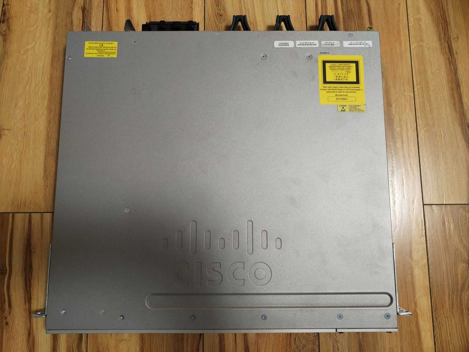 Cisco Catalyst 3850-24T-L  Switch layer 3 cu modul C3850-NM-4-1G