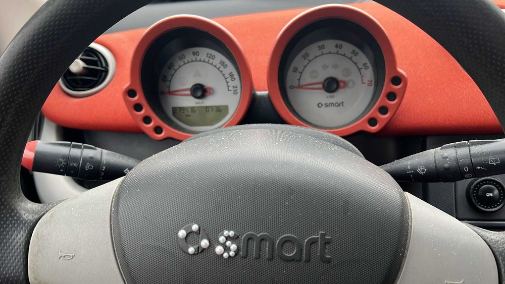 Dezmembrez la pret avantajos autoturism Smart