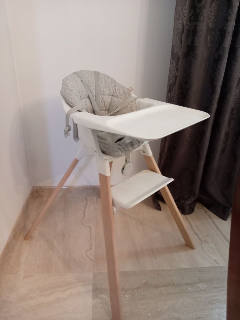 Scaun de masa stokke
