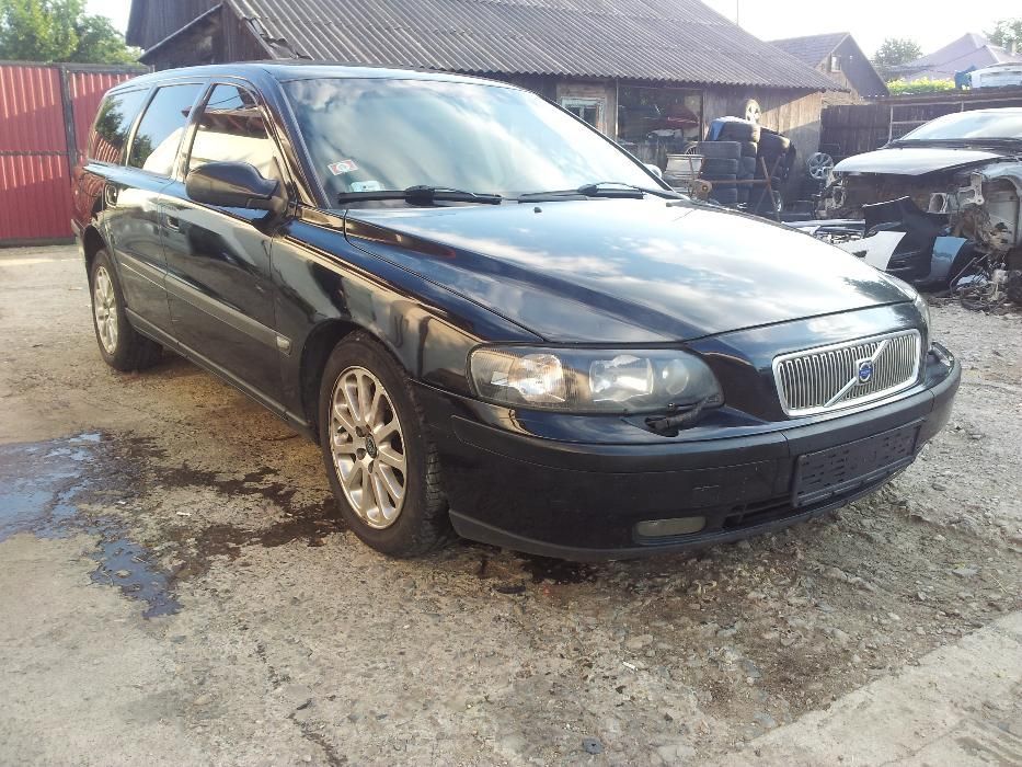 Piese Second VOLVO V70 2.4d AWD (4x4) Model 2000-2007