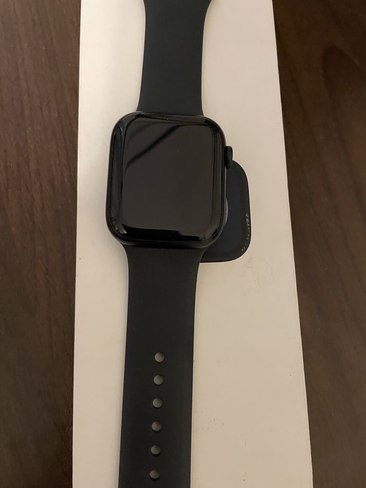 Apple Watch 8 ,45mm, GPS, Cellular (Midnight Aluminium MID SP Band)