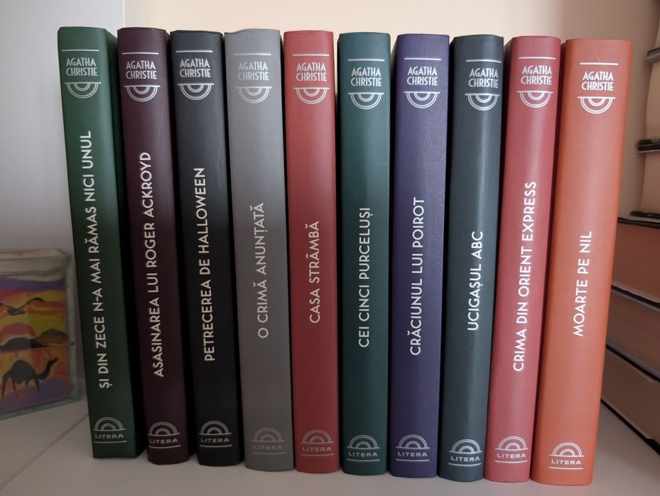 Zece volume din colectia de Agatha Christie de la Litera