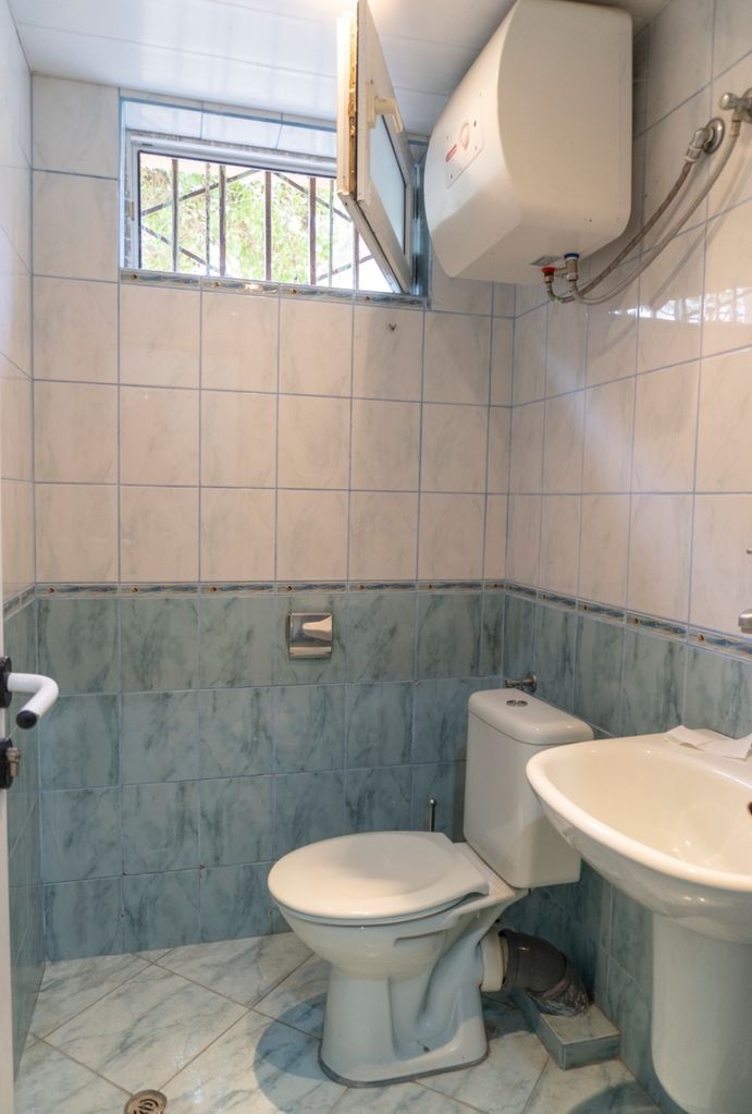 Дава се под наем Офис в Варна, Бриз - 63 кв.м за 80000 € - Снимка #2