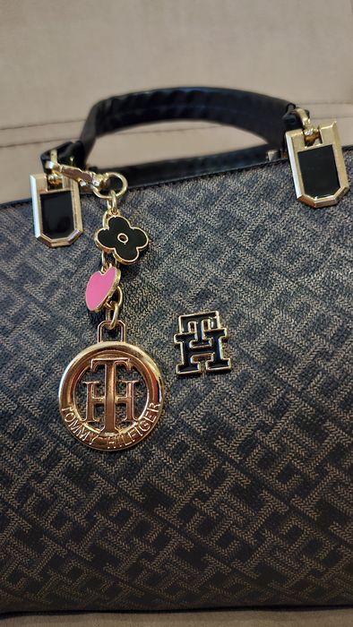 *Нова* Дамска кожена чанта Tommy Hilfiger
