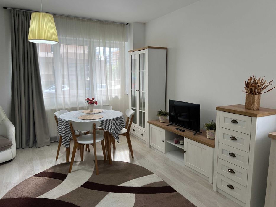 proprietar,2 camere+birou/dormitor,boxa,parcare,zona Coresi-MAURER