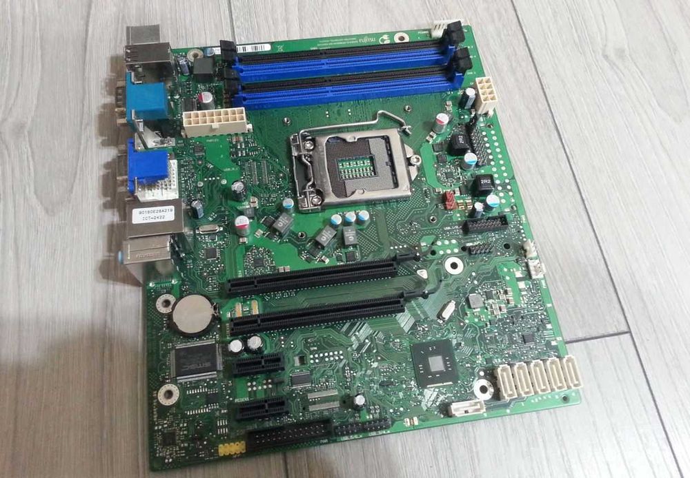 Placa De Baza Fujitsu Esprimo P920,4xDDR3,Socket 1150
