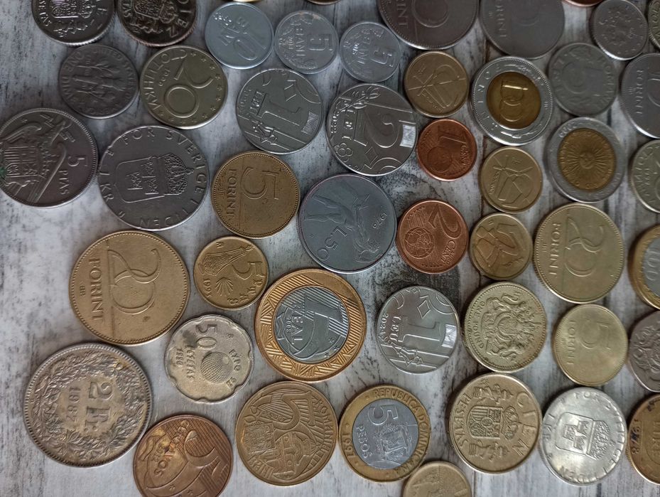 colectie de monezi din toata lumea