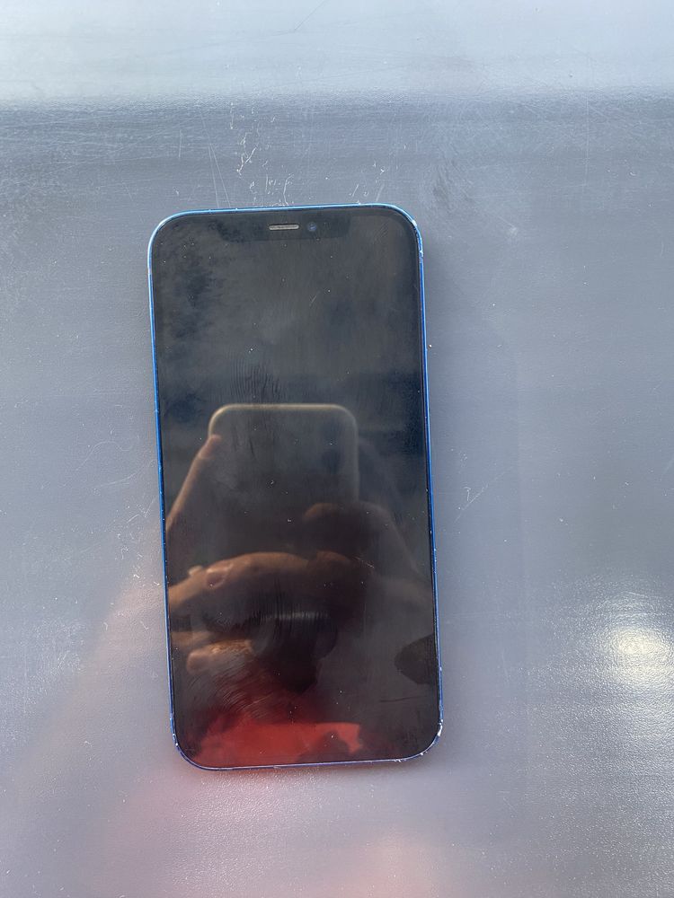 Iphone 12 hich qati alishmagan