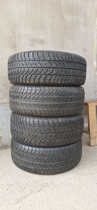 Продам зимней резину комплект