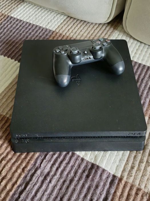 Продаю PS4 slim на 500гб с 4-мя играми