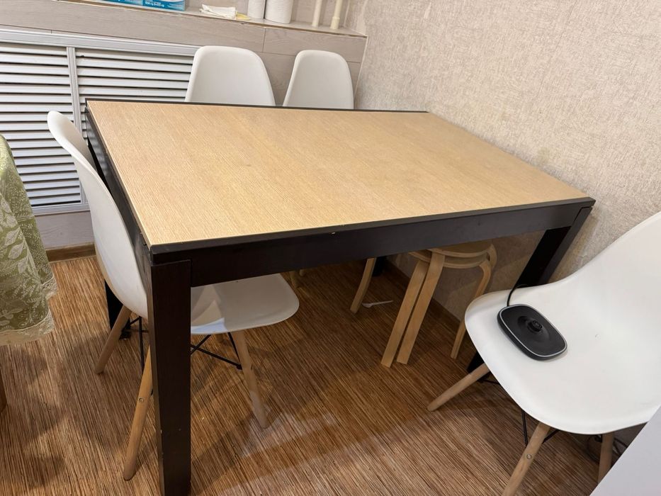 Кухонный стол продаётся