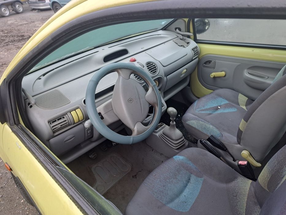 Рено Туинго 1.2 на части !