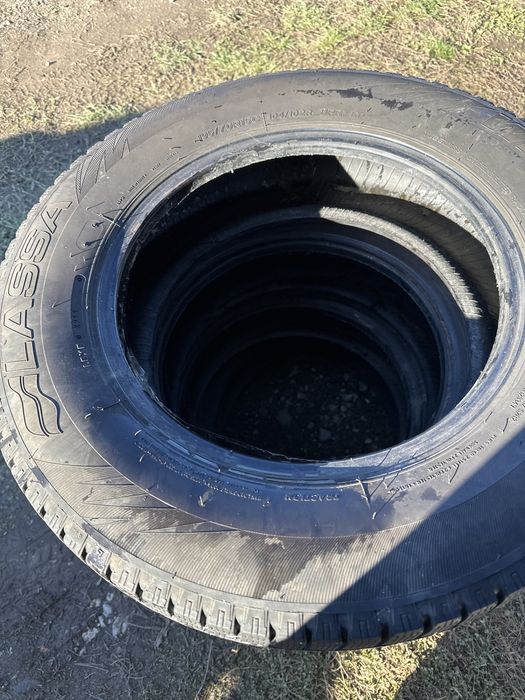 Гуми за Бусове и лекотоварни автомобили