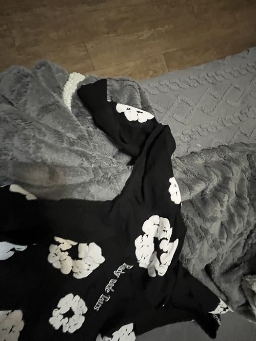 Кофта черная.