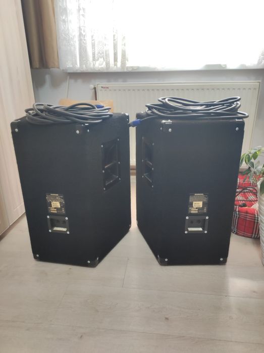 Vând stație yamaha 1200w cu tot  cu boxe. Preț 3000 lei fix .